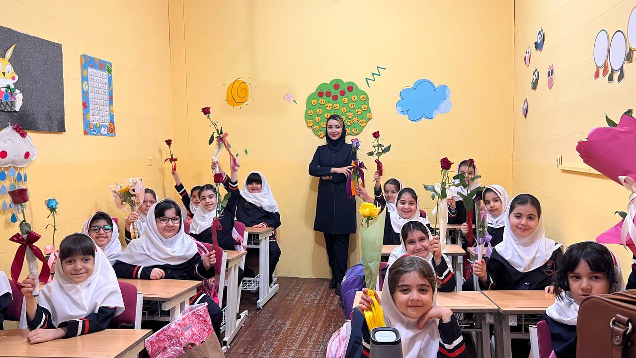روز اول مهر دختران اول ستاره